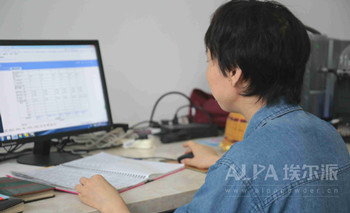 Domestic laboratory small airflow pulverizer performance does not lose imported equipment